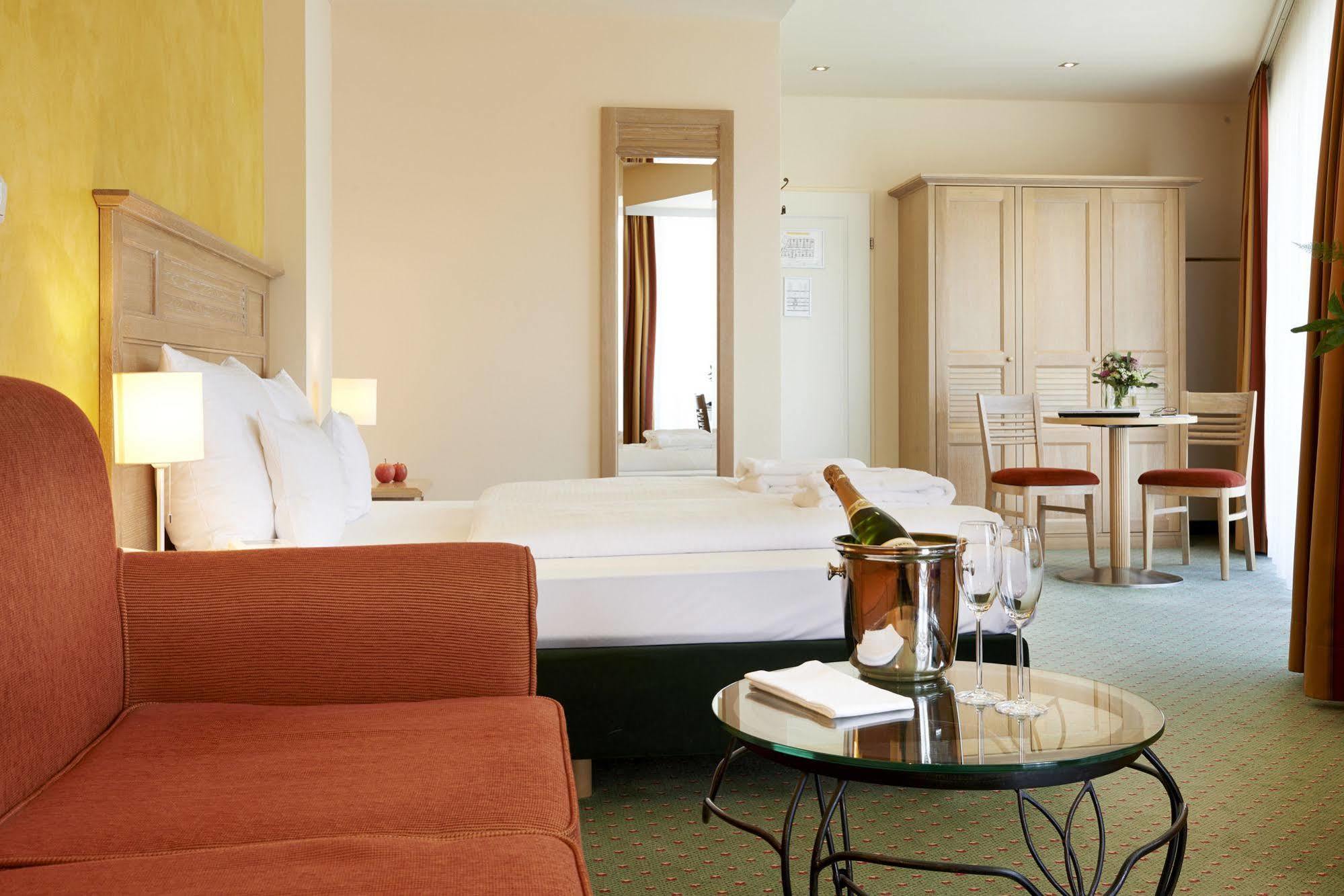 Das Hotel Eden - Das Aktiv- & Wohlfuehlhotel In Tirol Auf 1200M Hoehe เซเฟลด์ อิน ทิโรล ภายนอก รูปภาพ