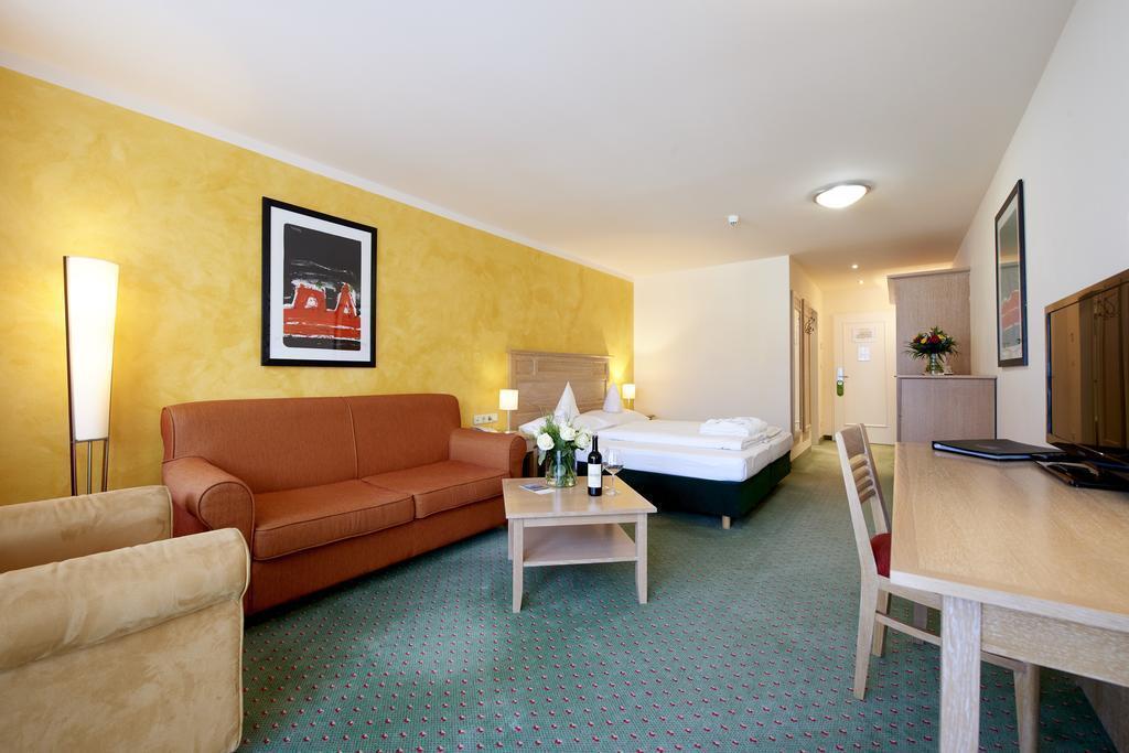 Das Hotel Eden - Das Aktiv- & Wohlfuehlhotel In Tirol Auf 1200M Hoehe เซเฟลด์ อิน ทิโรล ภายนอก รูปภาพ